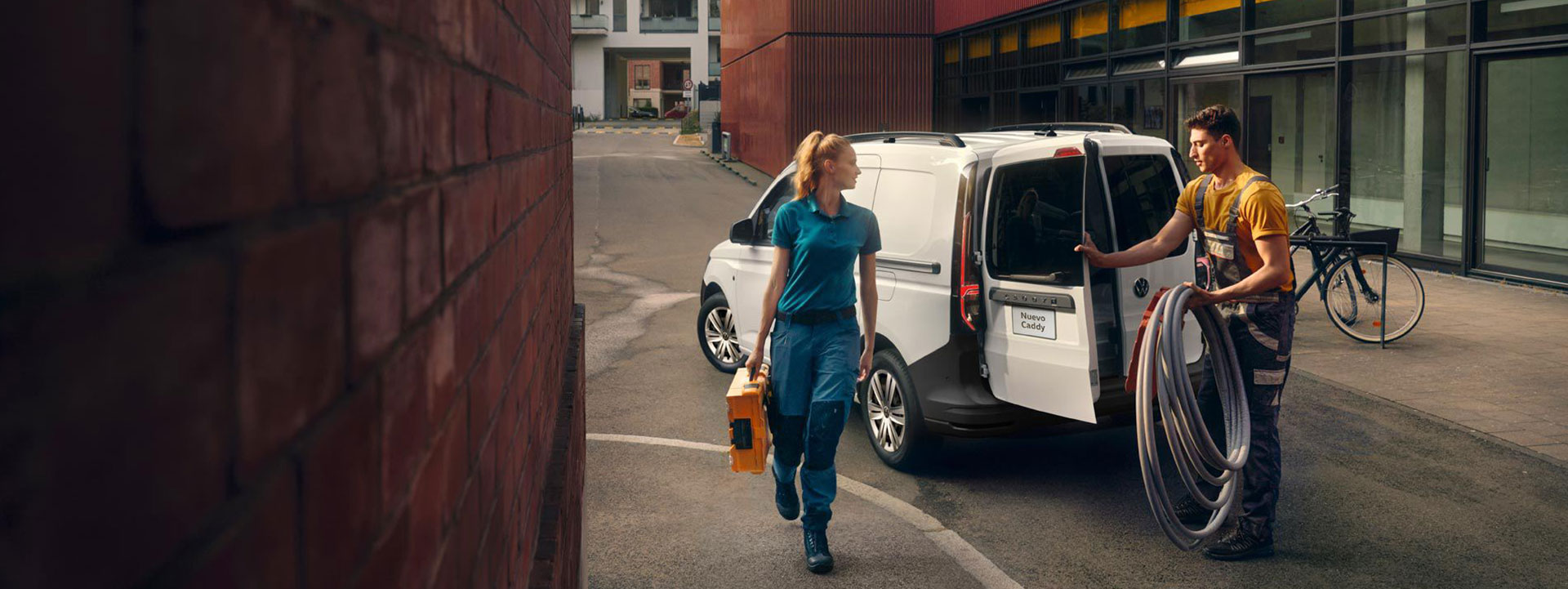 CADDY-CARGO-VAN24